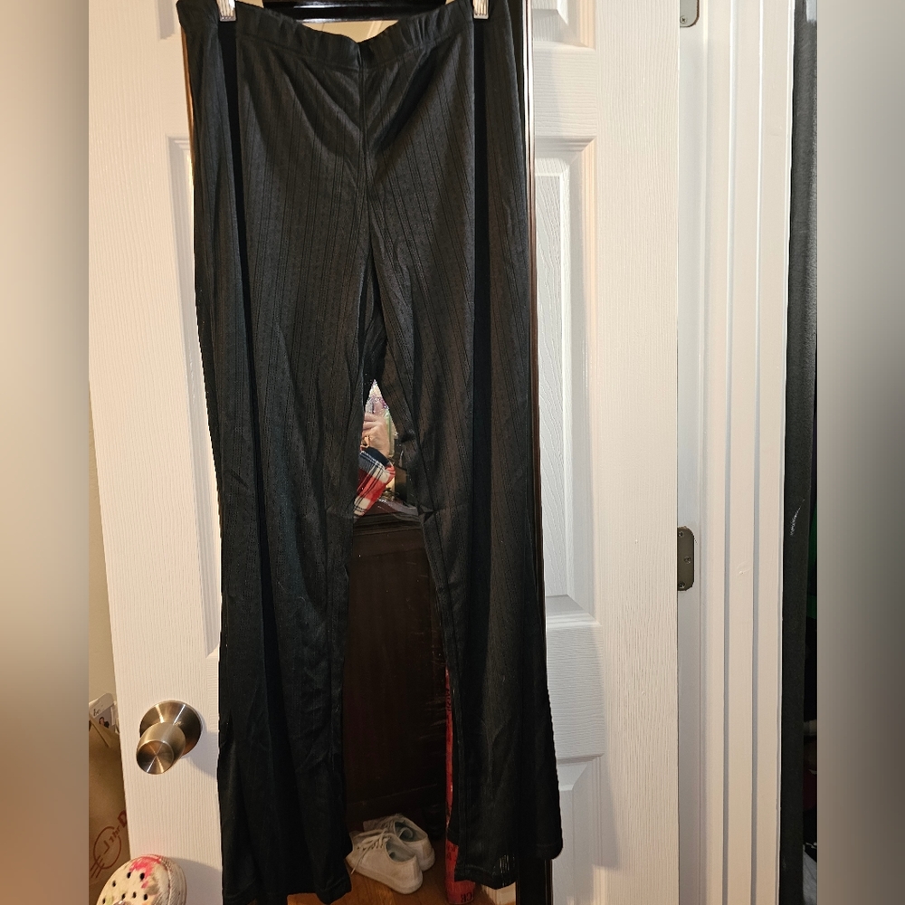 PJ Set - Picture 6 of 10